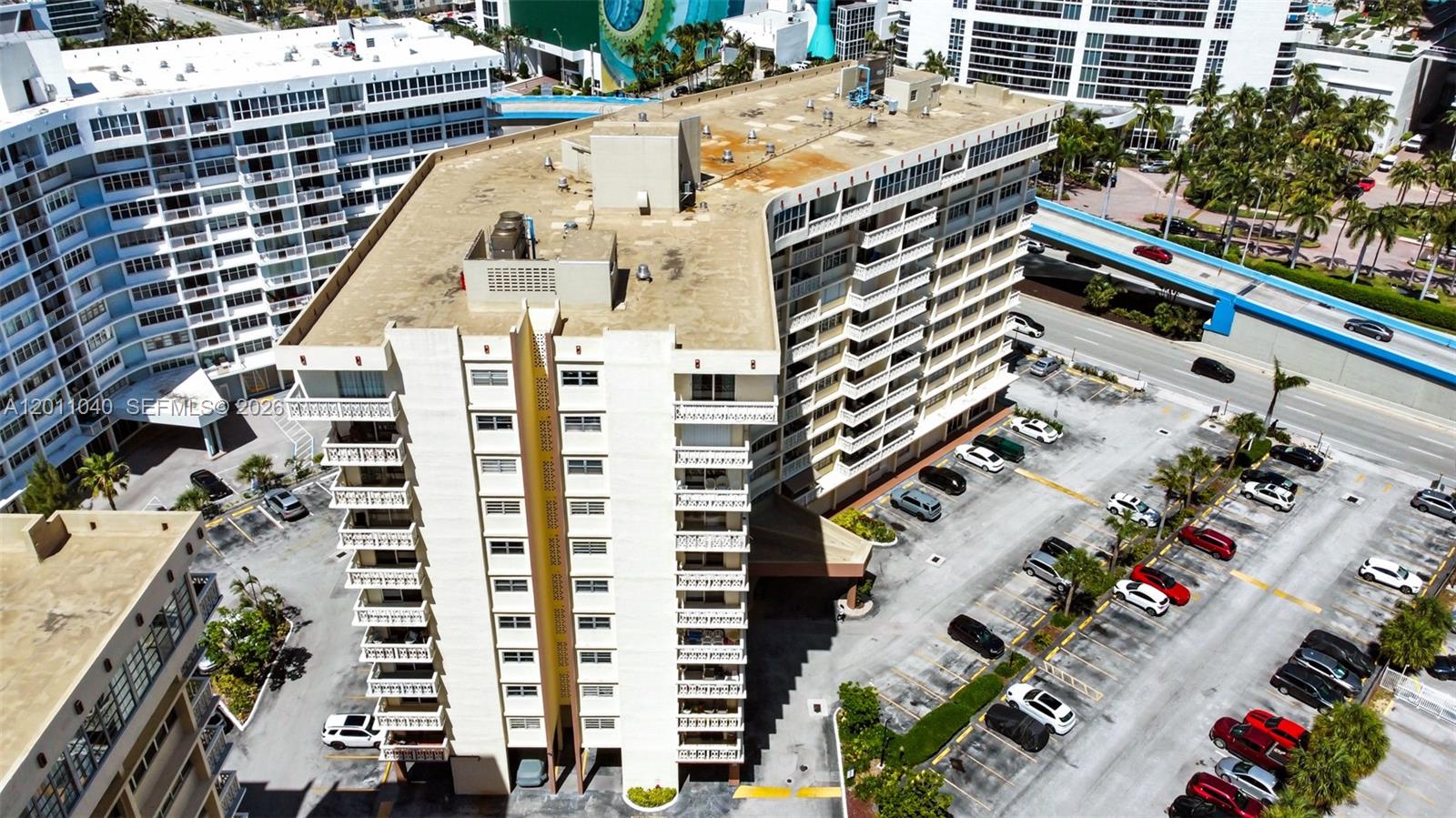 IMPERIAL TOWERS CONDO - Residential