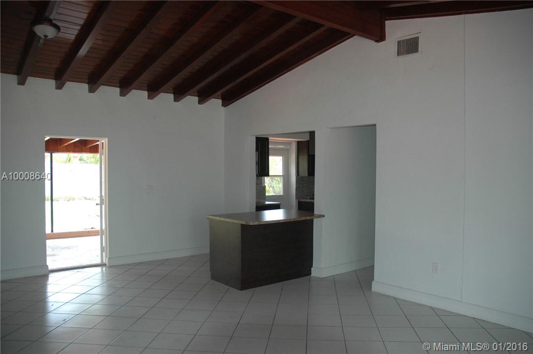 9 53 41 GREENVILLE MANOR - Residential