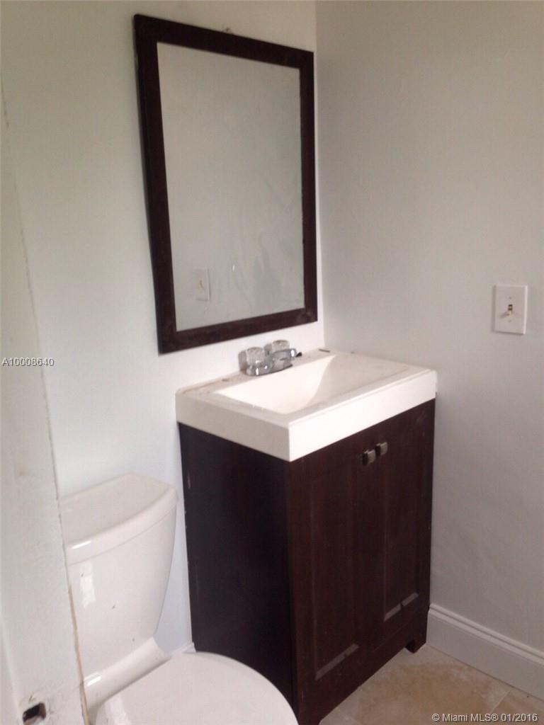 9 53 41 GREENVILLE MANOR - Residential