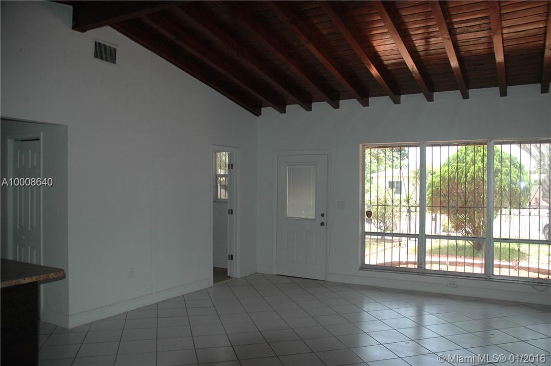 9 53 41 GREENVILLE MANOR - Residential