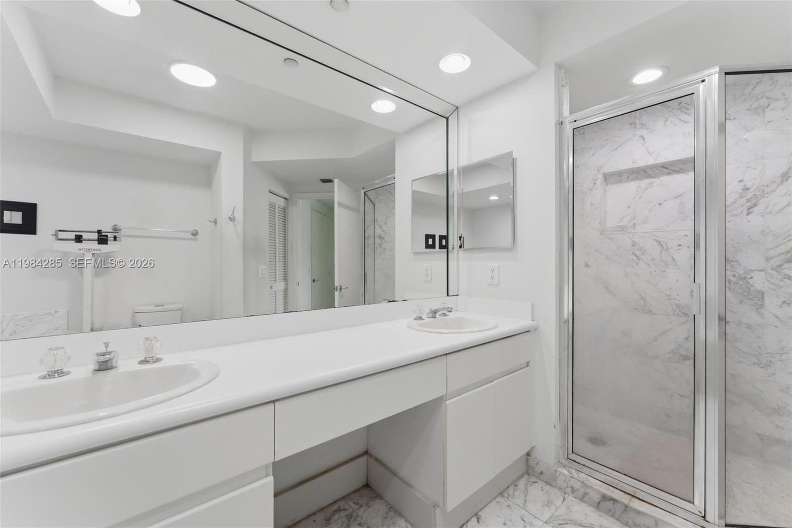 OCEANIA IV CONDO - Residential