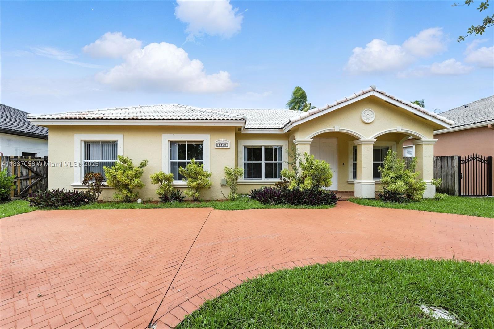 8899 NW 169th Ter, Hialeah, FL, 33018/$700,000 1 8899 NW 169th Ter