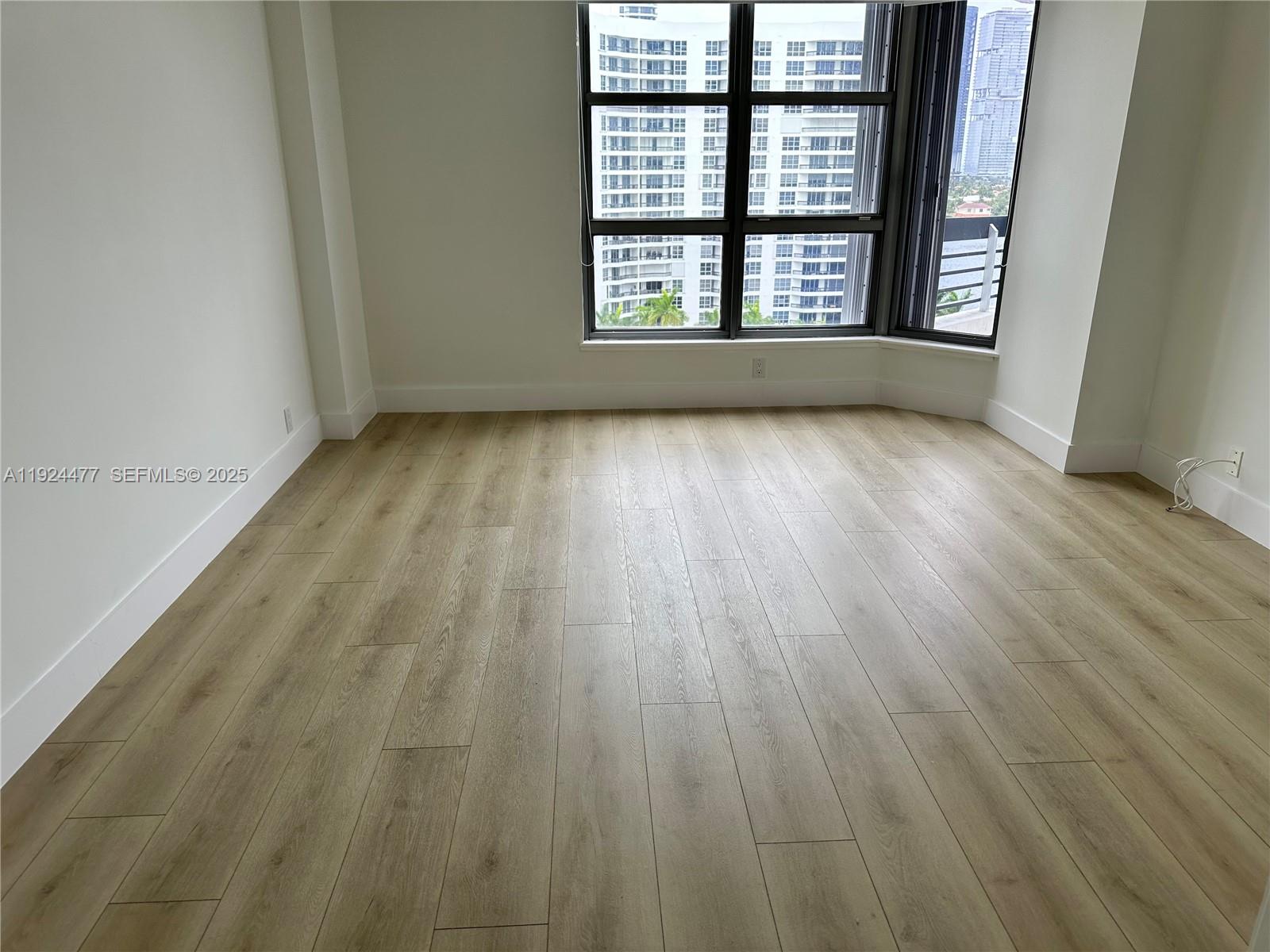 MYSTIC POINTE TOWER 500 C - Residential