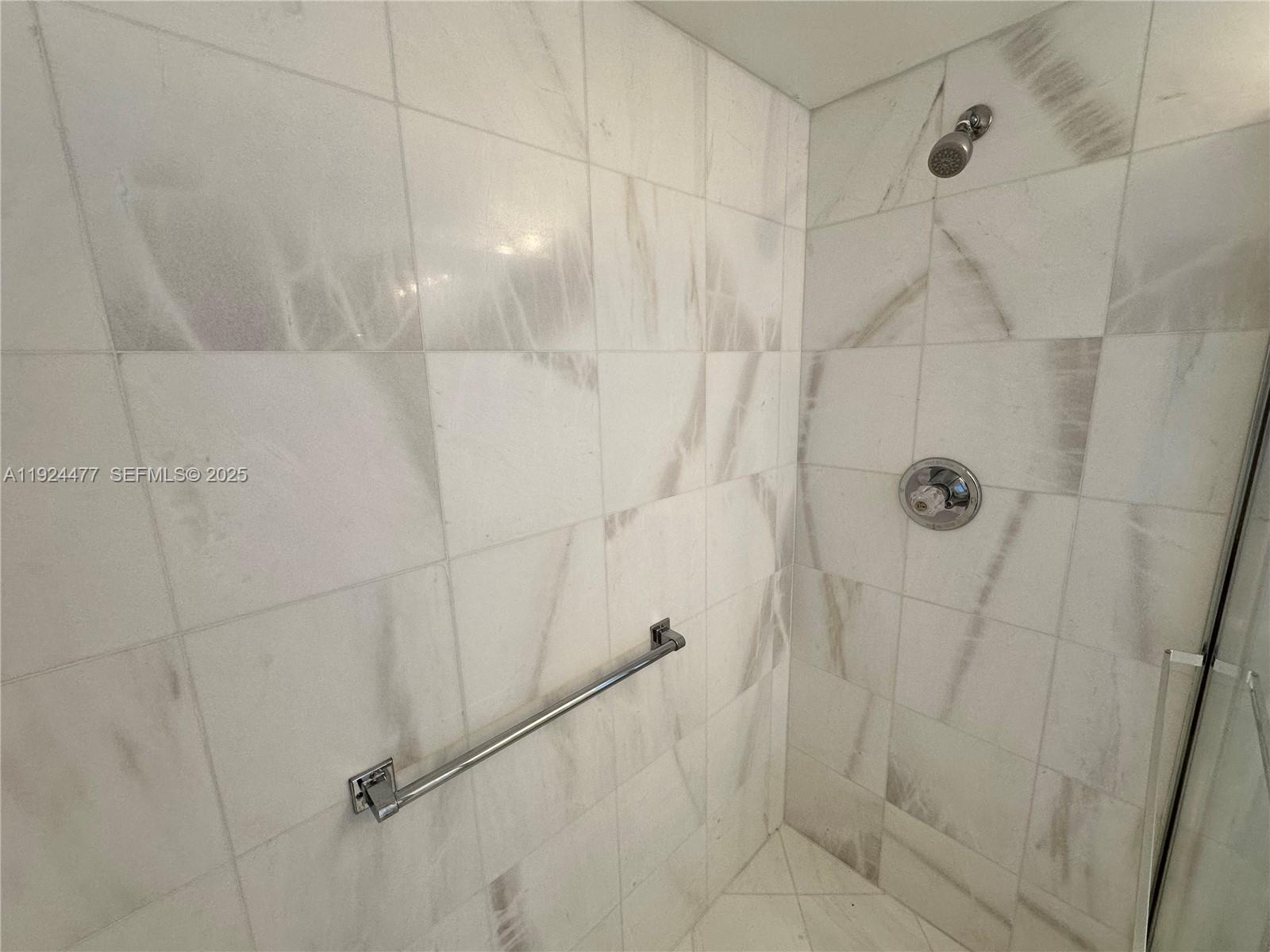 MYSTIC POINTE TOWER 500 C - Residential