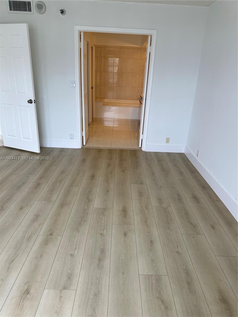 MYSTIC POINTE TOWER 500 C - Residential