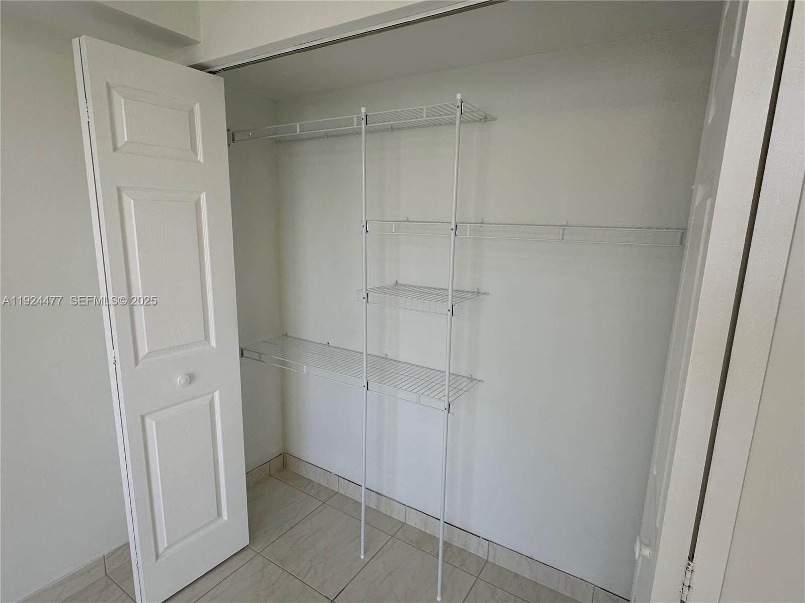 MYSTIC POINTE TOWER 500 C - Residential