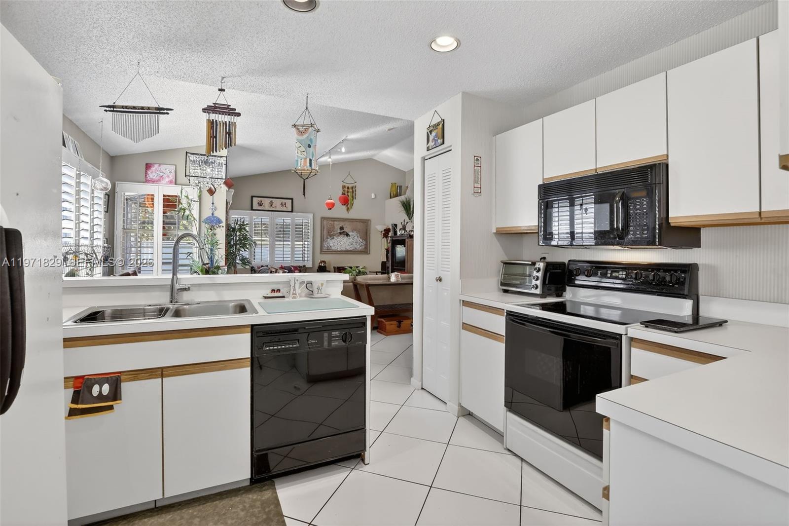 FOREST RIDGE CLUSTER HOME - Residential