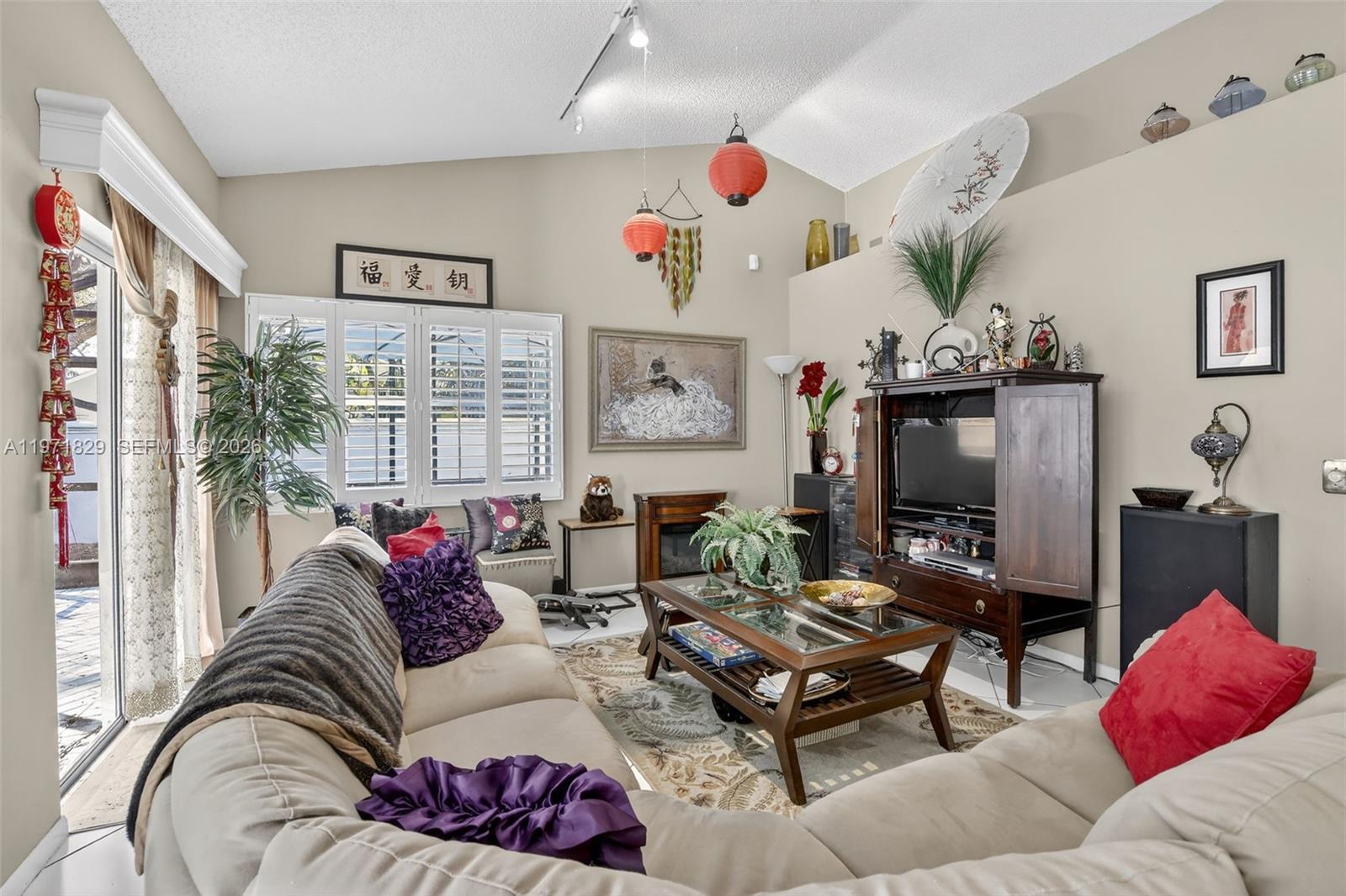 FOREST RIDGE CLUSTER HOME - Residential