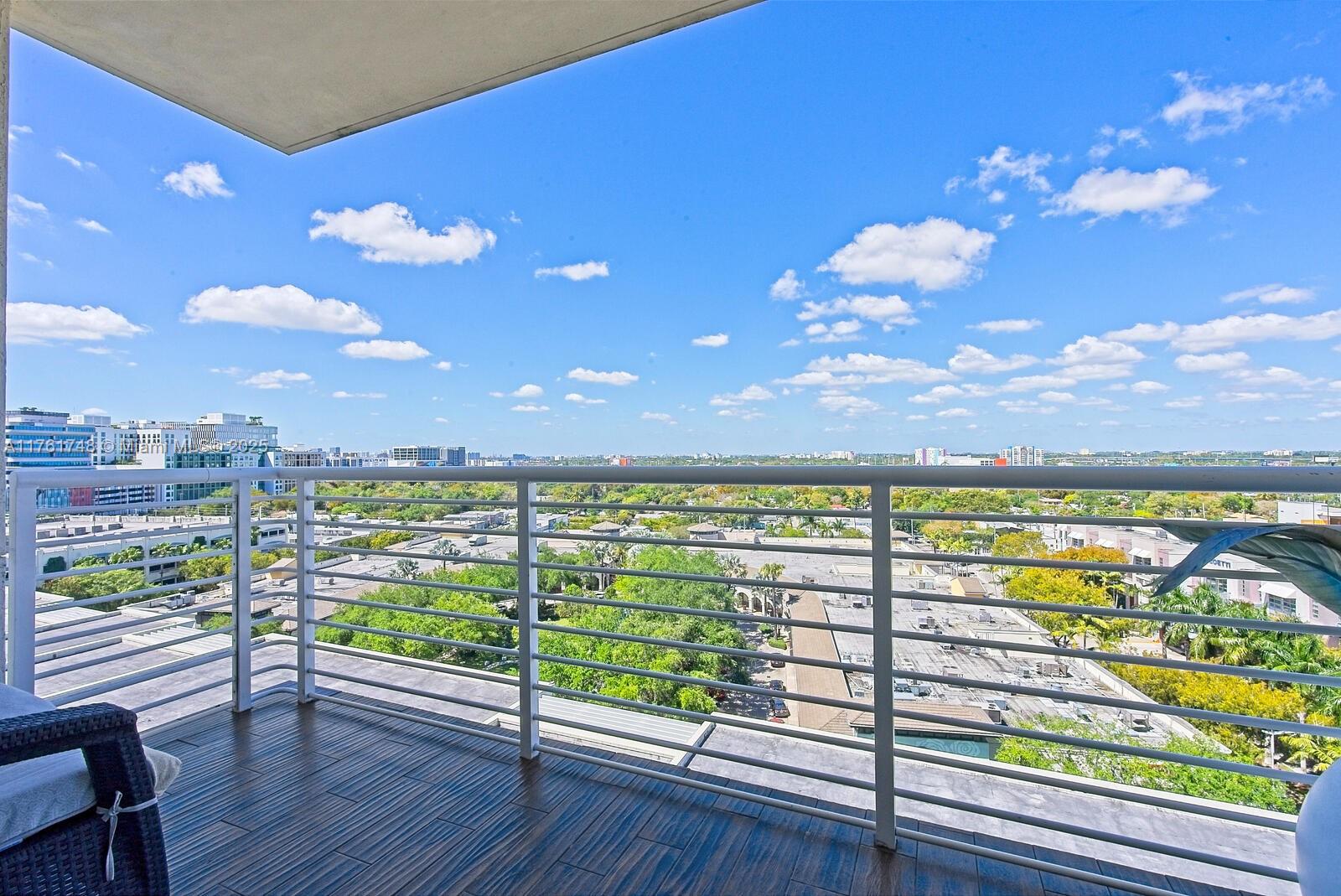 MIDBLOCK MIAMI CONDO - Residential