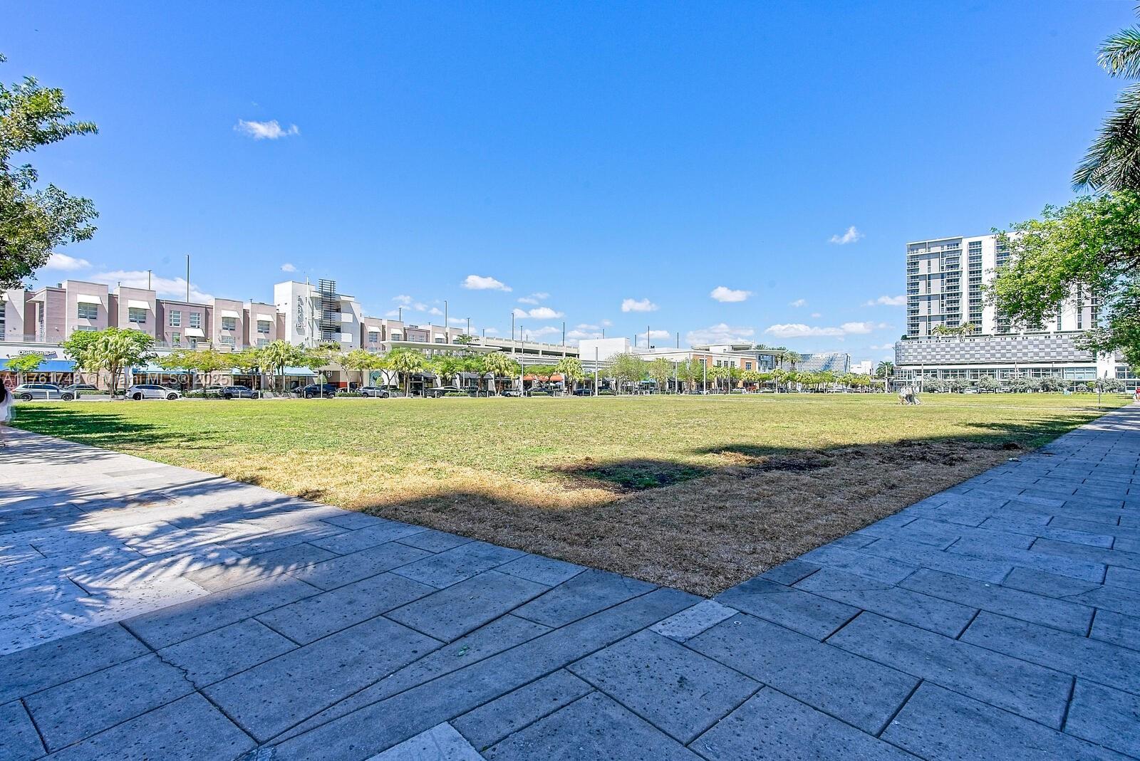 MIDBLOCK MIAMI CONDO - Residential