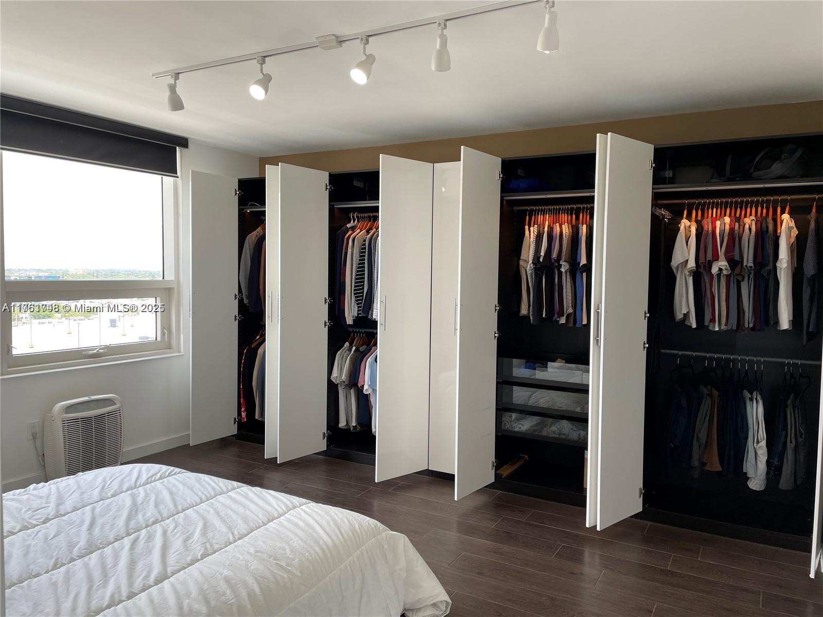 MIDBLOCK MIAMI CONDO - Residential