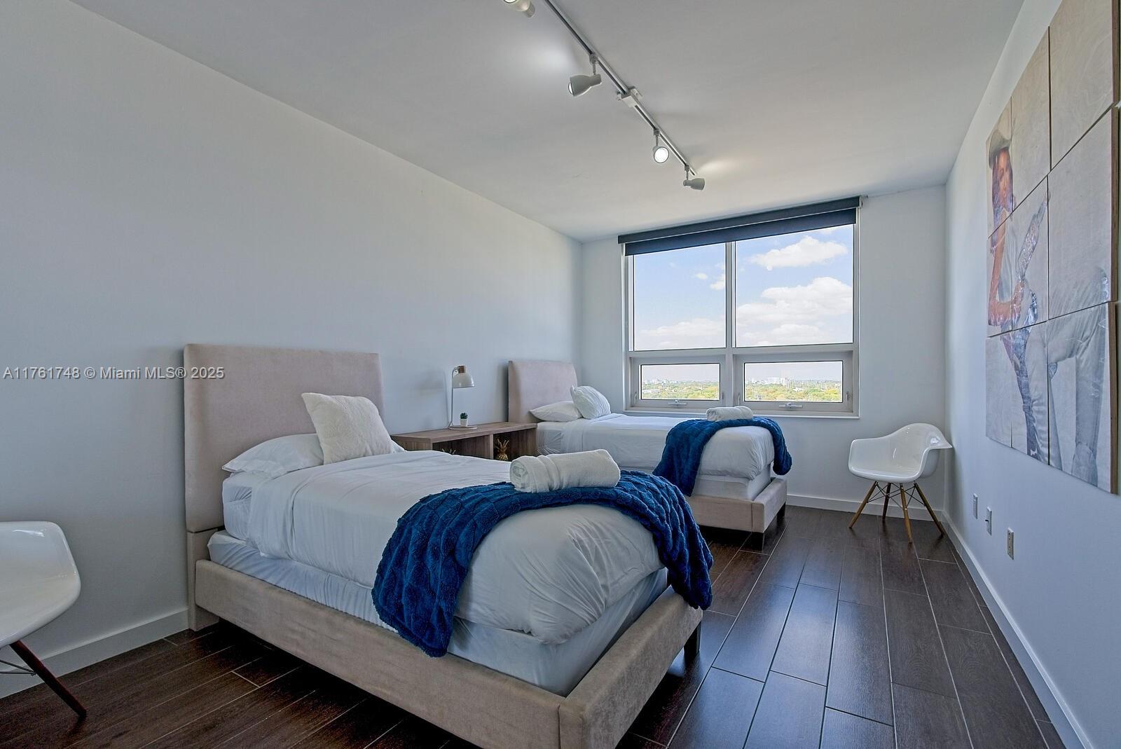 MIDBLOCK MIAMI CONDO - Residential