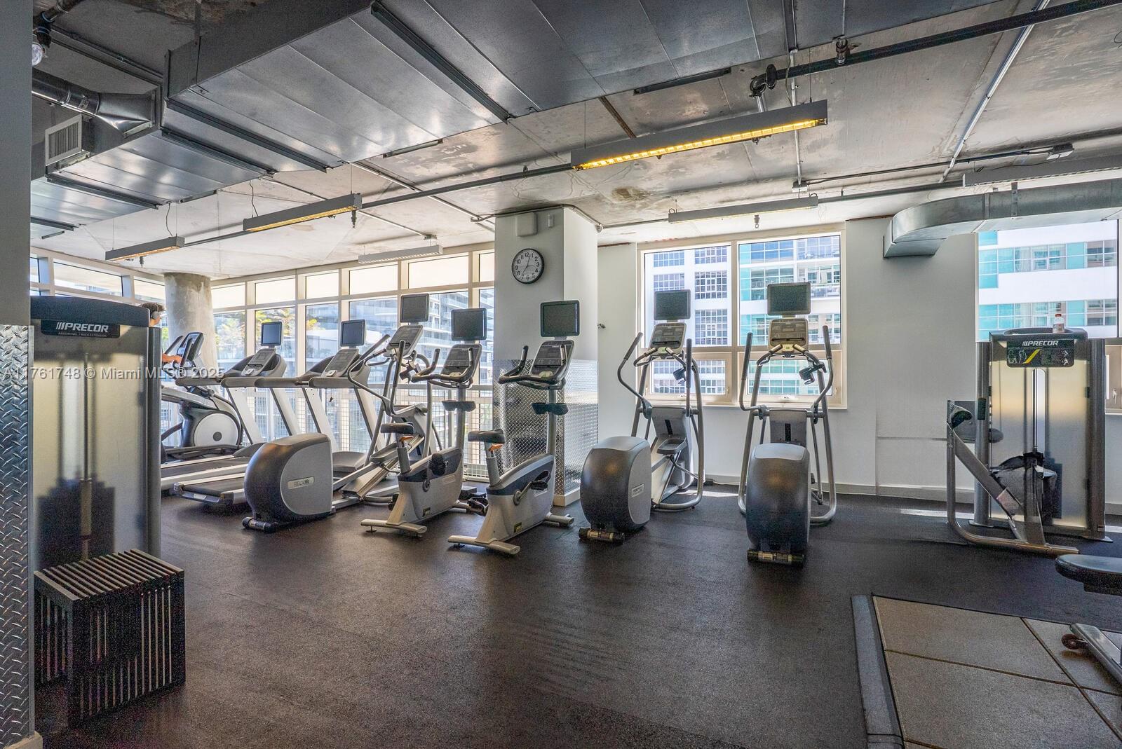 MIDBLOCK MIAMI CONDO - Residential