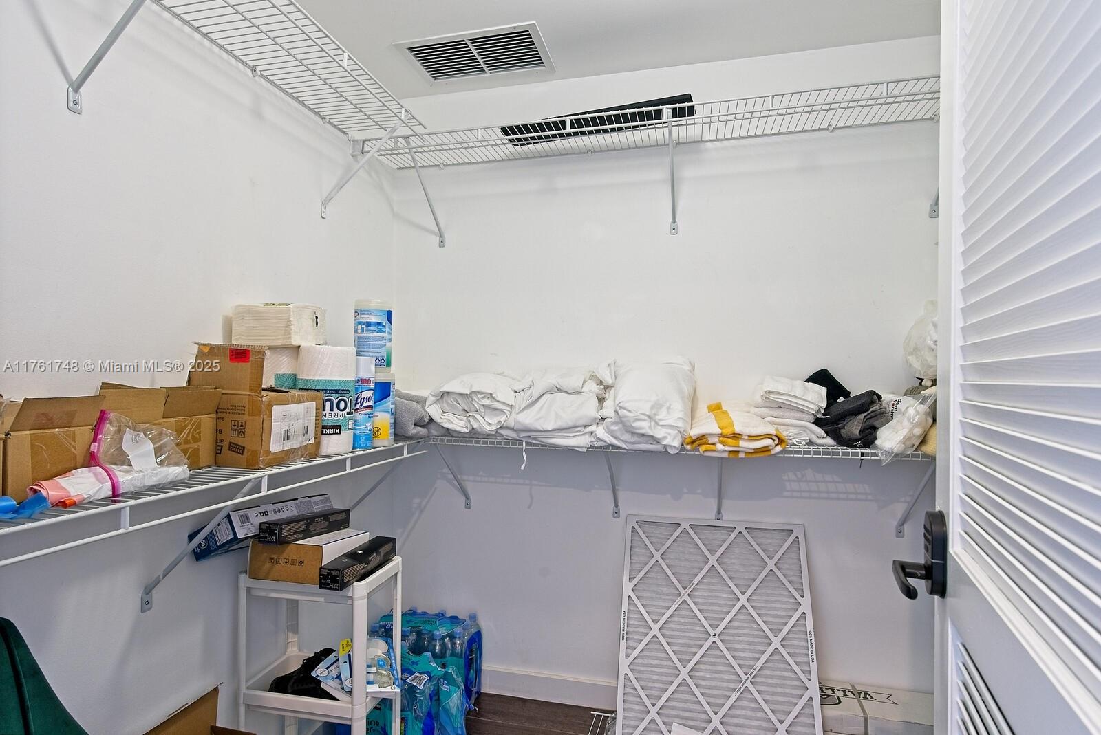 MIDBLOCK MIAMI CONDO - Residential