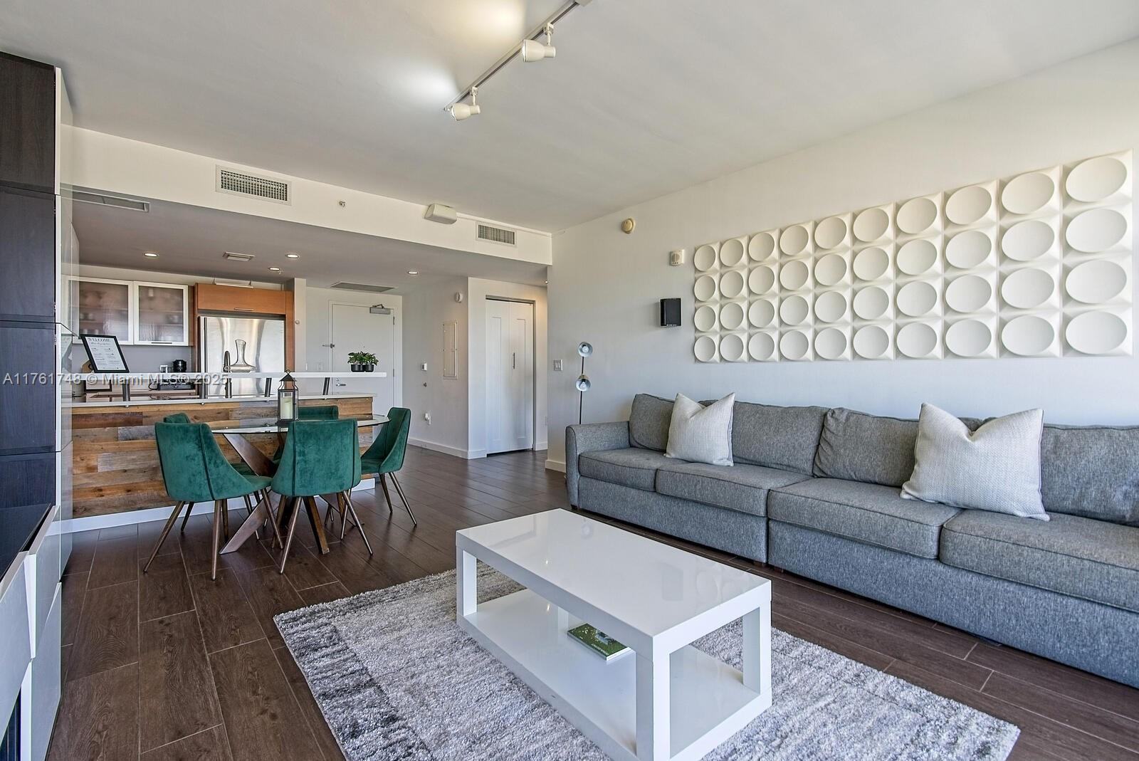 MIDBLOCK MIAMI CONDO - Residential