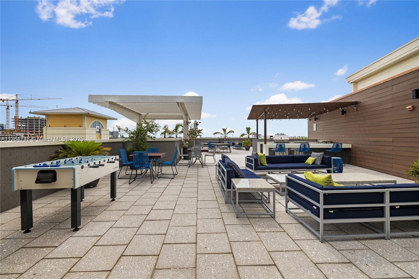 MIDBLOCK MIAMI CONDO - Residential