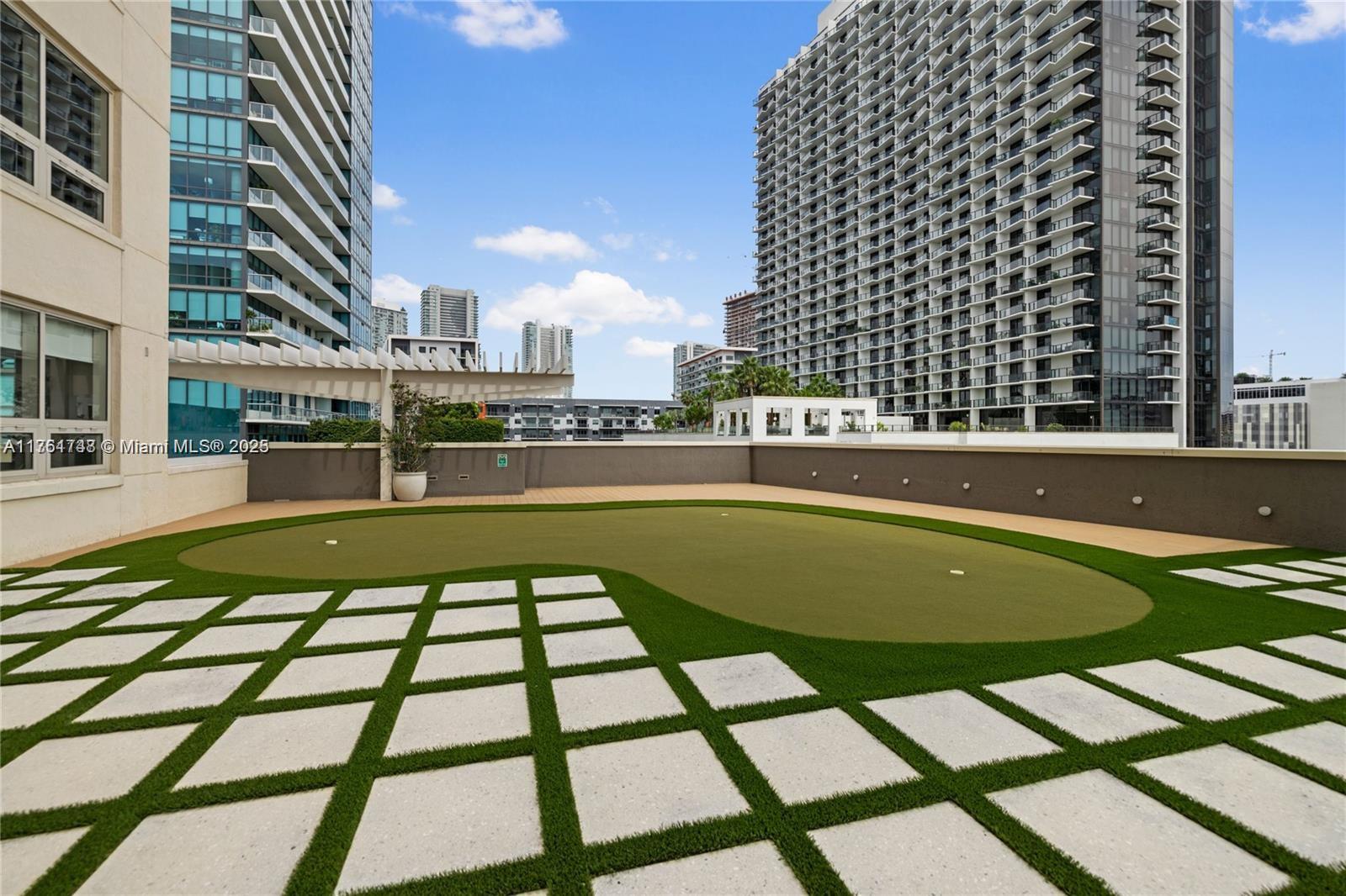 MIDBLOCK MIAMI CONDO - Residential