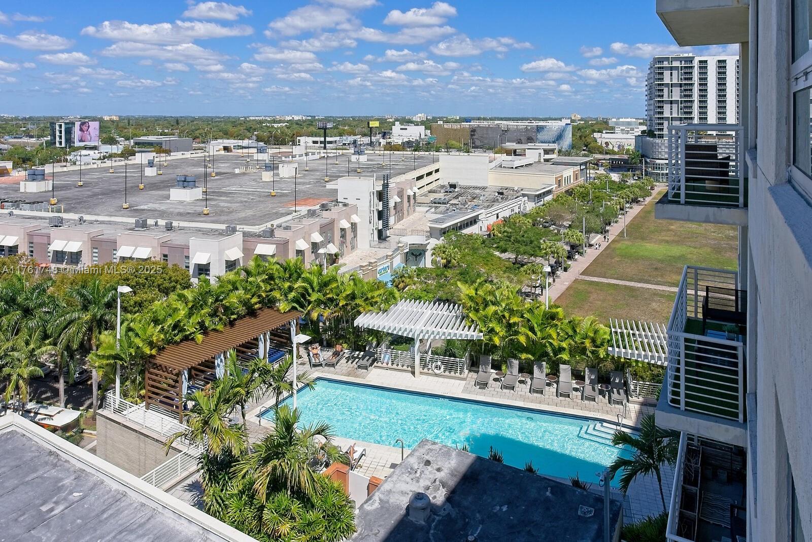 MIDBLOCK MIAMI CONDO - Residential
