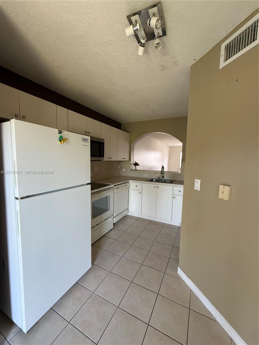 VENETIA GARDENS CONDO - Residential