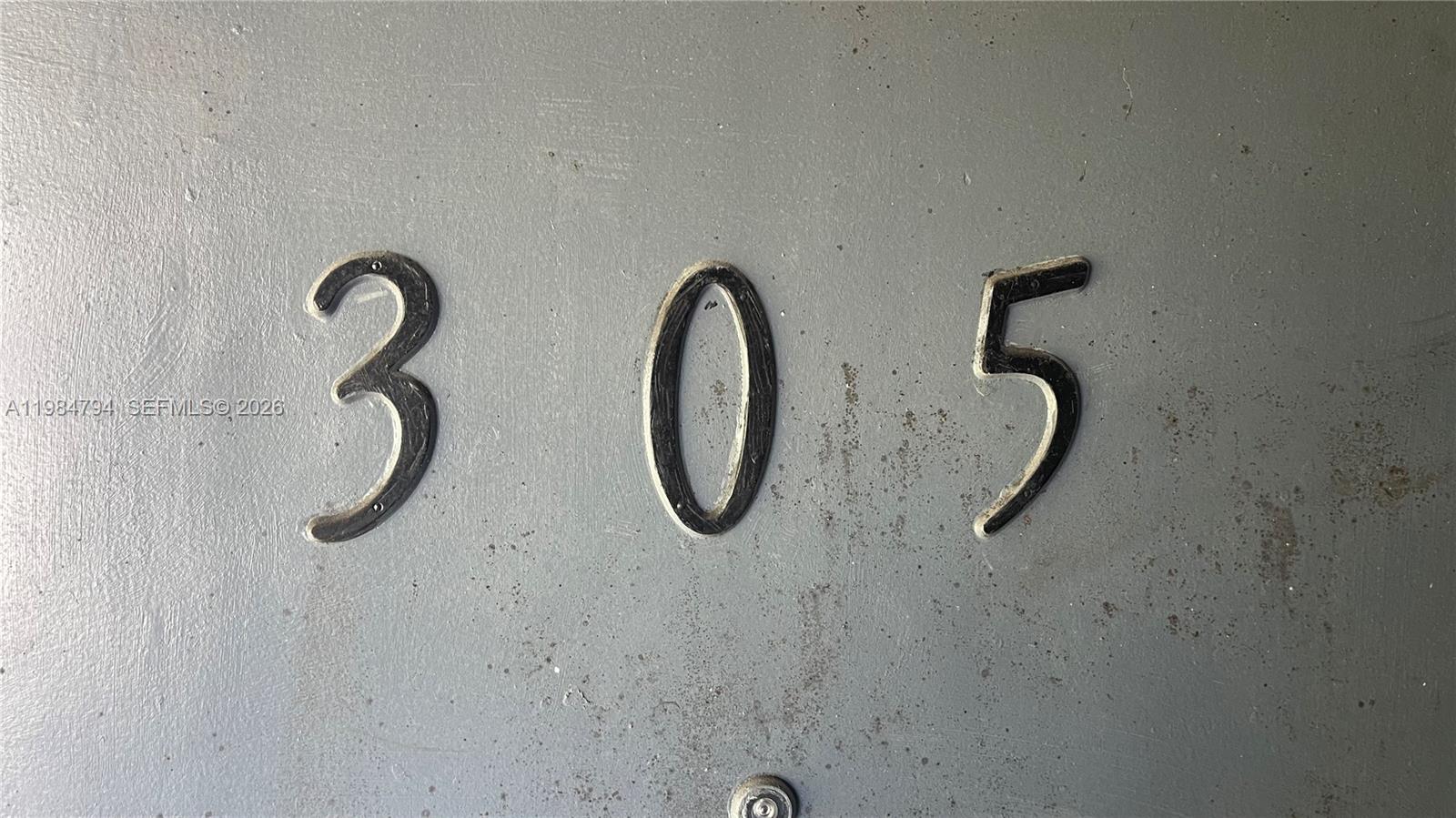 THE WHITE HOUSE CONDO - Residential