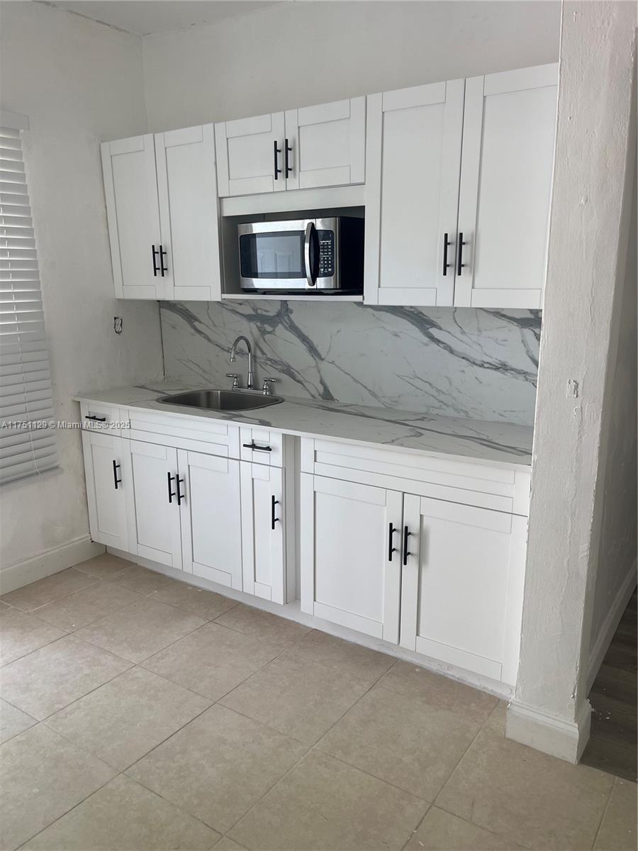 Rental Property at 1923 Nw 1st Ter B, Miami, Broward County, Florida - Bedrooms: 1 
Bathrooms: 1  - $1,625 MO.