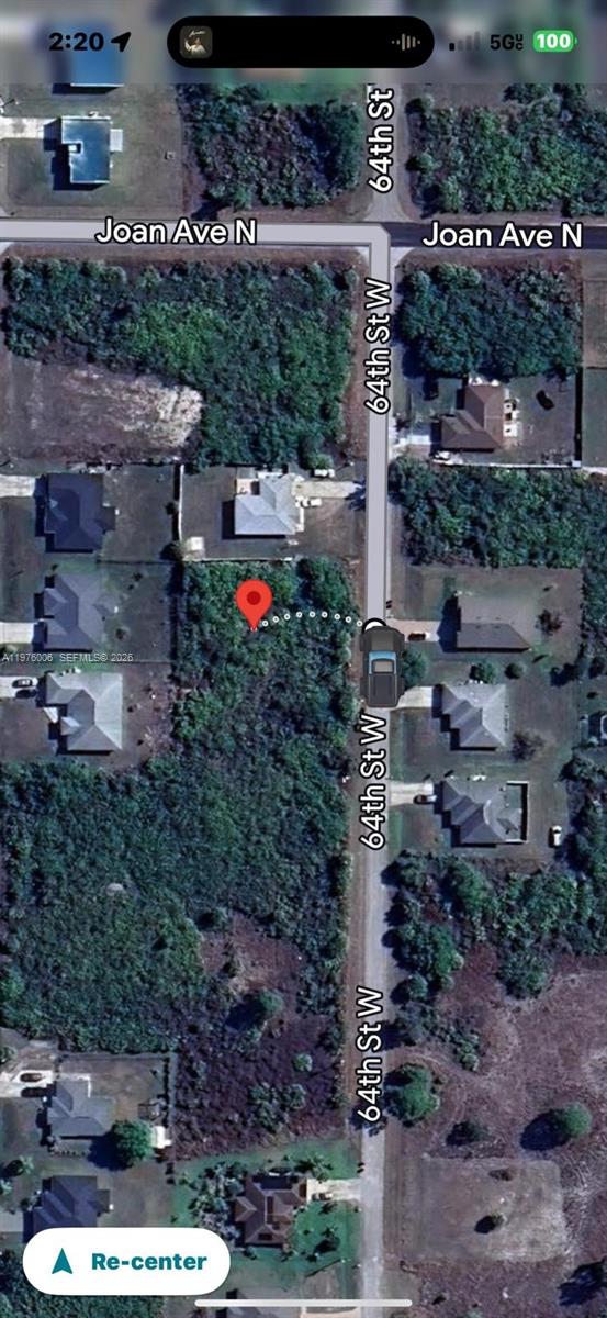 Main image without alt text