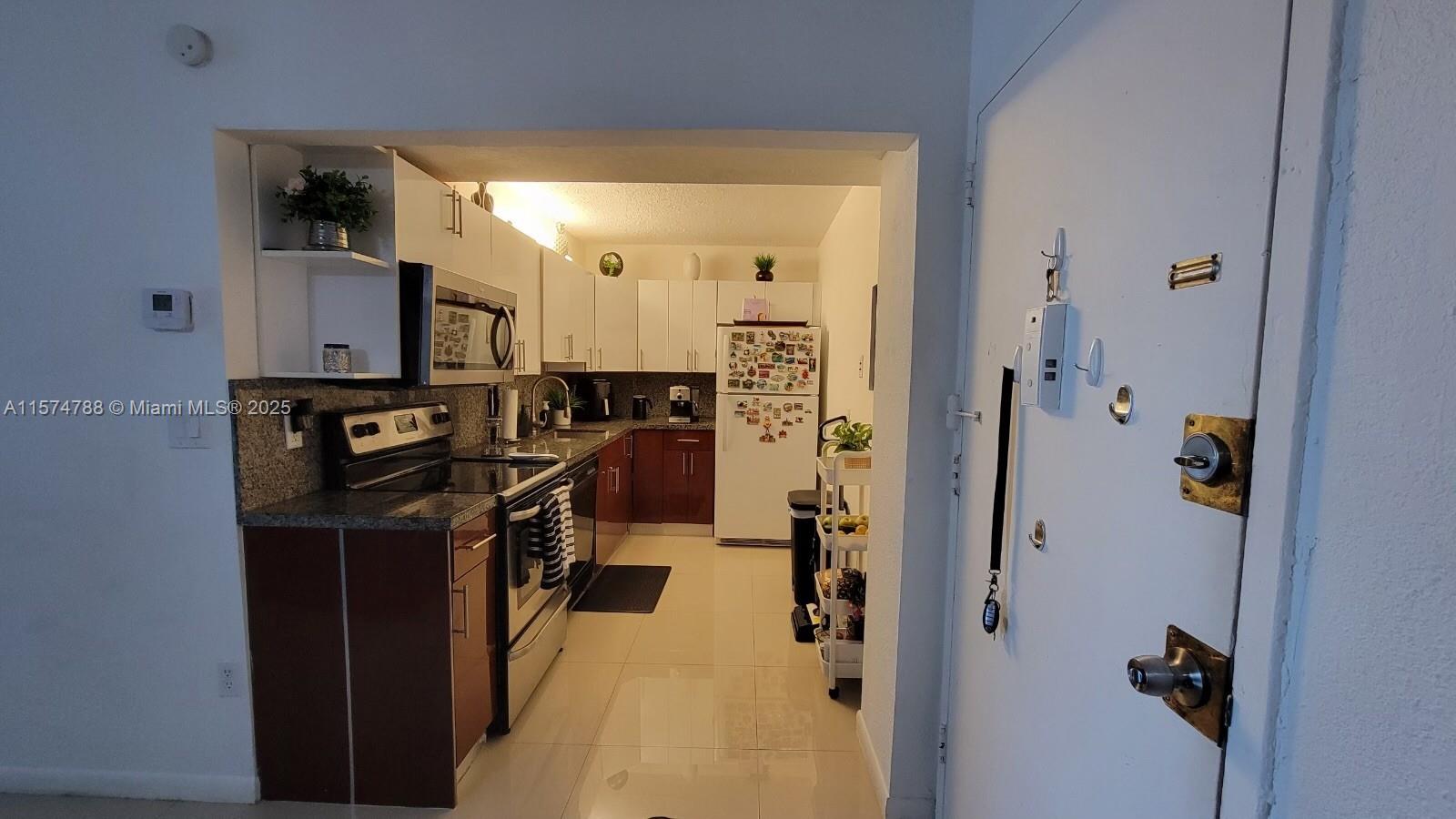 HARBOUR POINTE OF MIAMI C - Residential