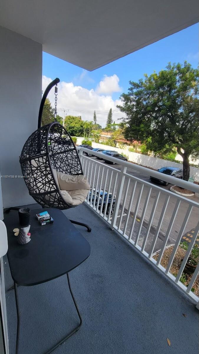 HARBOUR POINTE OF MIAMI C - Residential