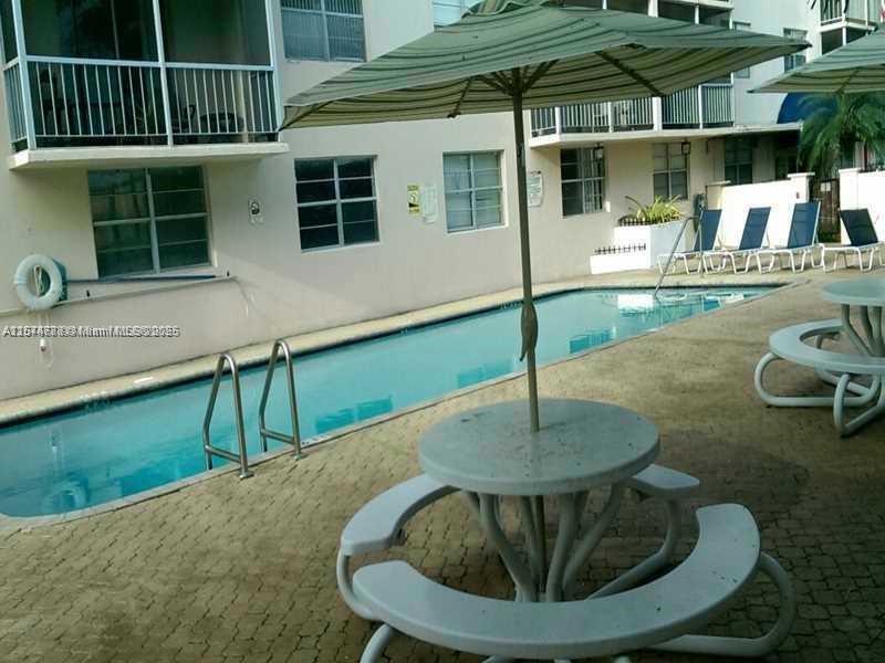 HARBOUR POINTE OF MIAMI C - Residential
