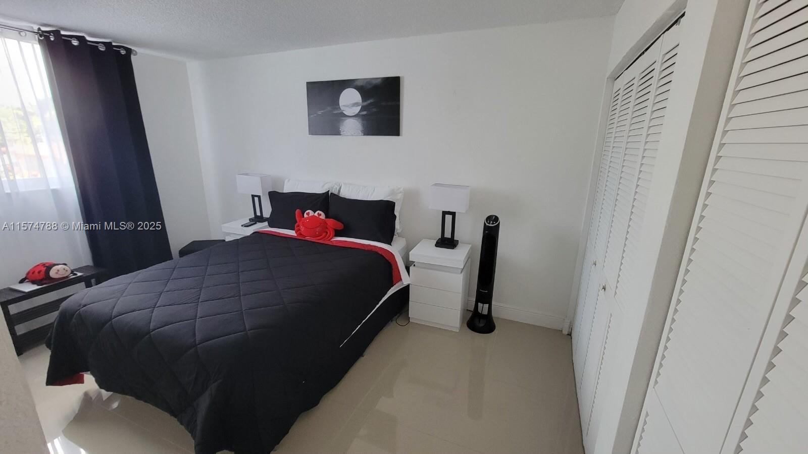HARBOUR POINTE OF MIAMI C - Residential