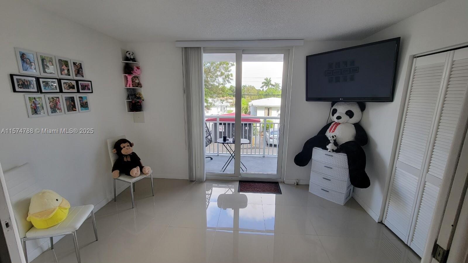 HARBOUR POINTE OF MIAMI C - Residential