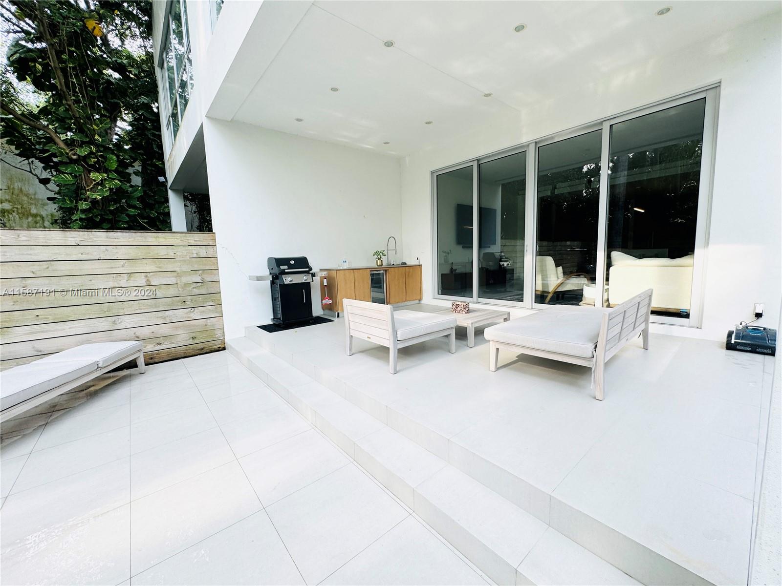 2977 BRIDGEPORT CONDO - Residential