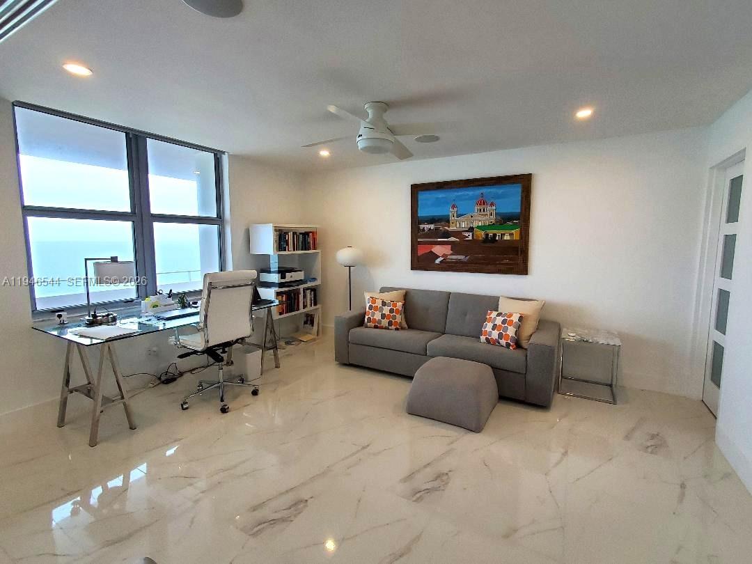 9225 Collins Ave 1102