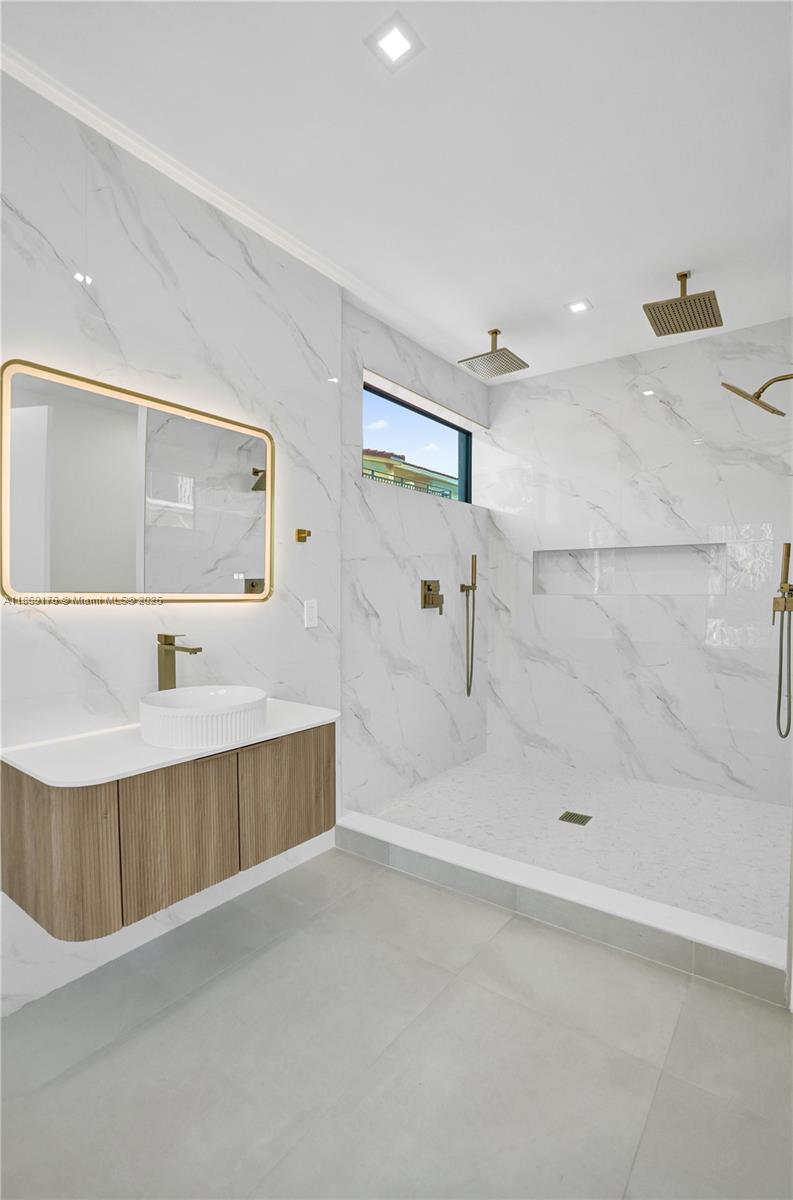 LIVERMORE ESTATES - Residential