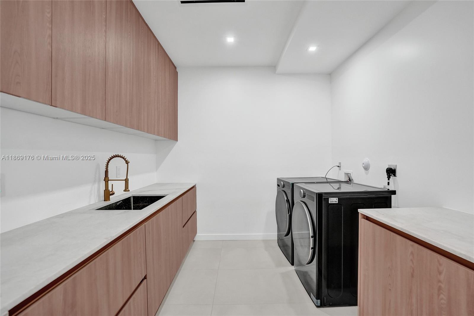 LIVERMORE ESTATES - Residential