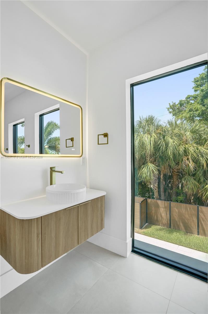 LIVERMORE ESTATES - Residential