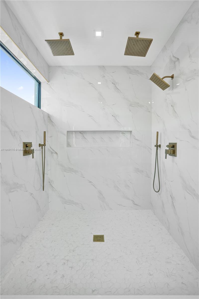 LIVERMORE ESTATES - Residential