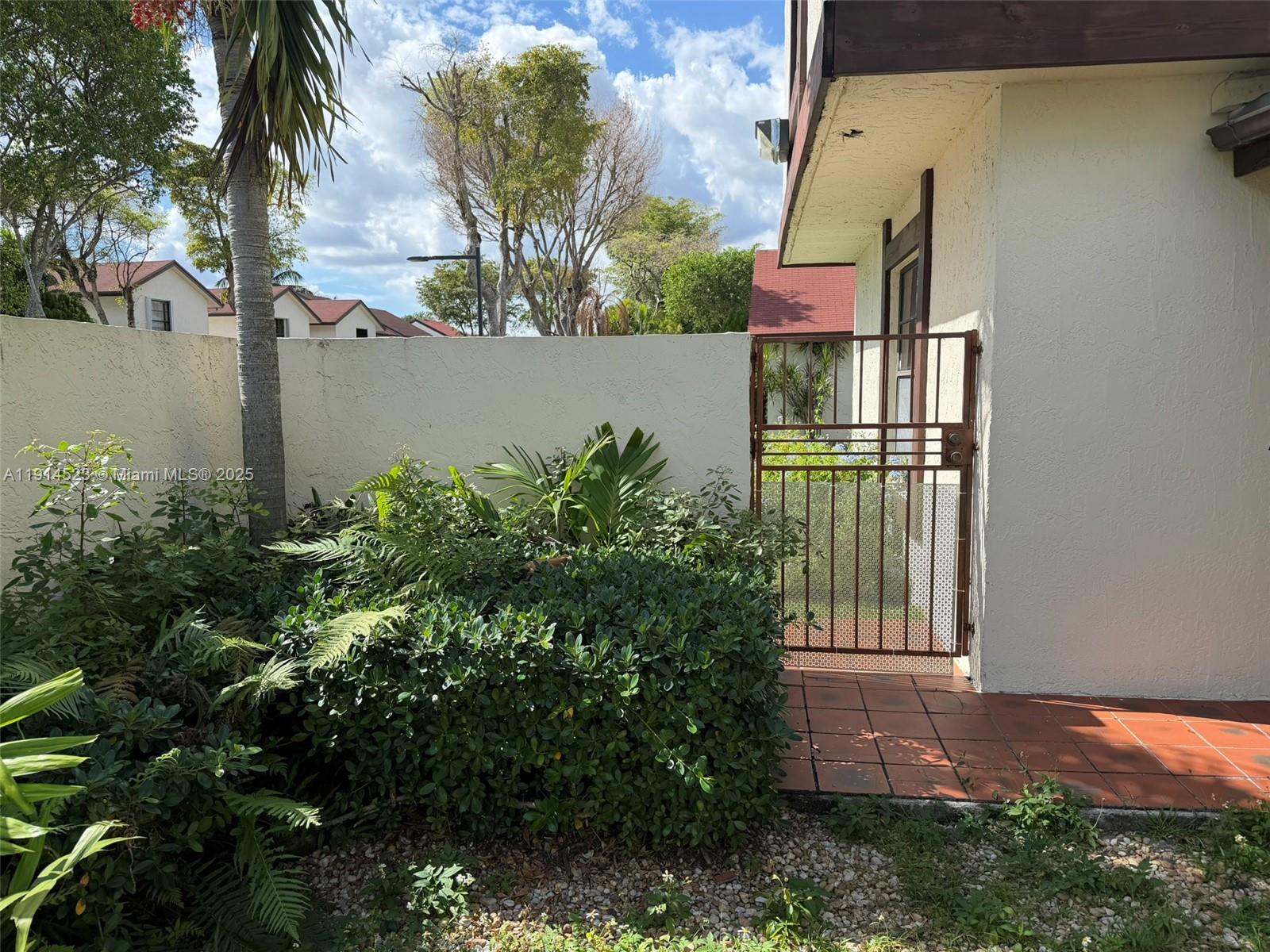 SPRING LAKES VILLAGE PHAS - Residential