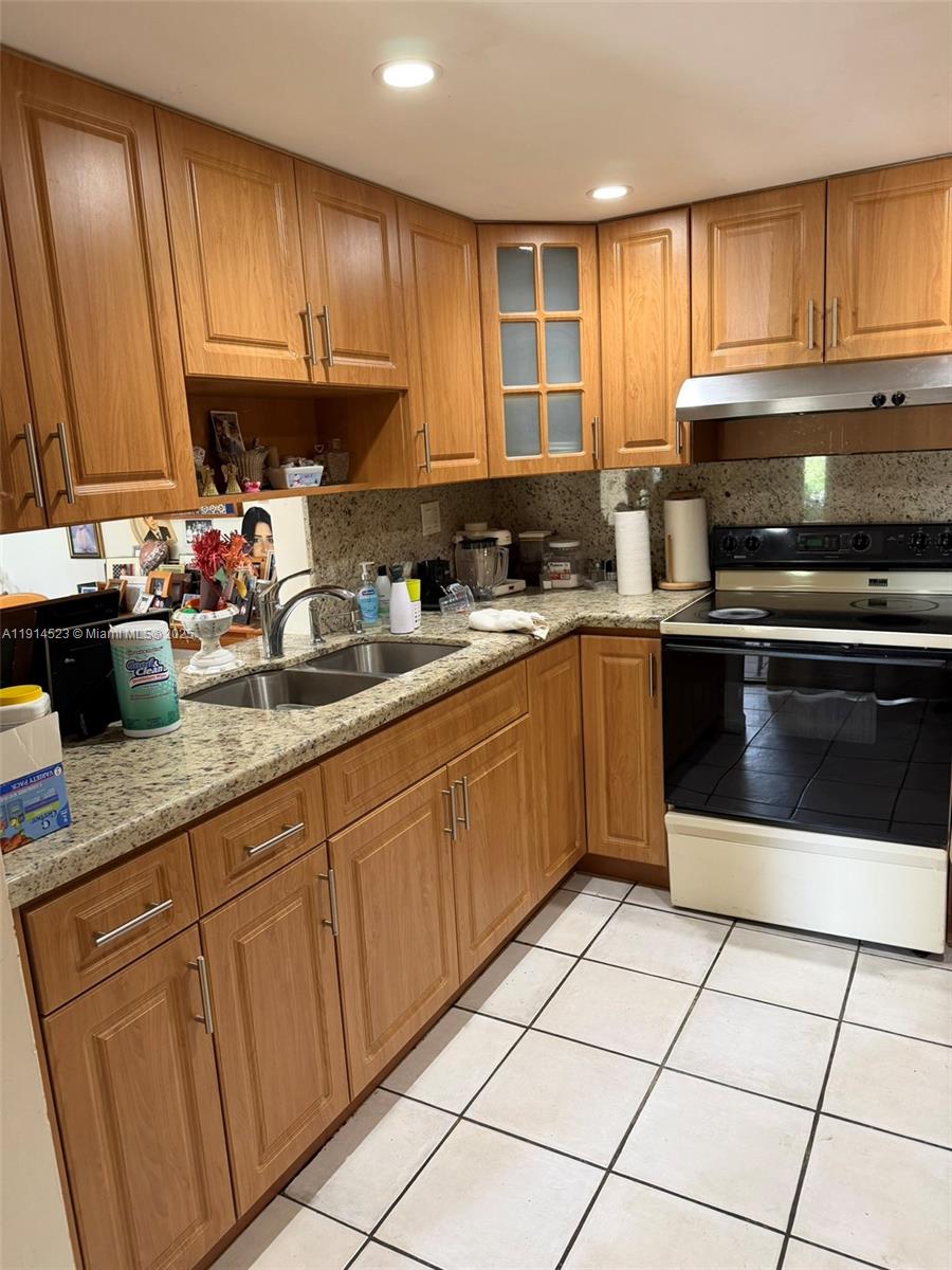 SPRING LAKES VILLAGE PHAS - Residential