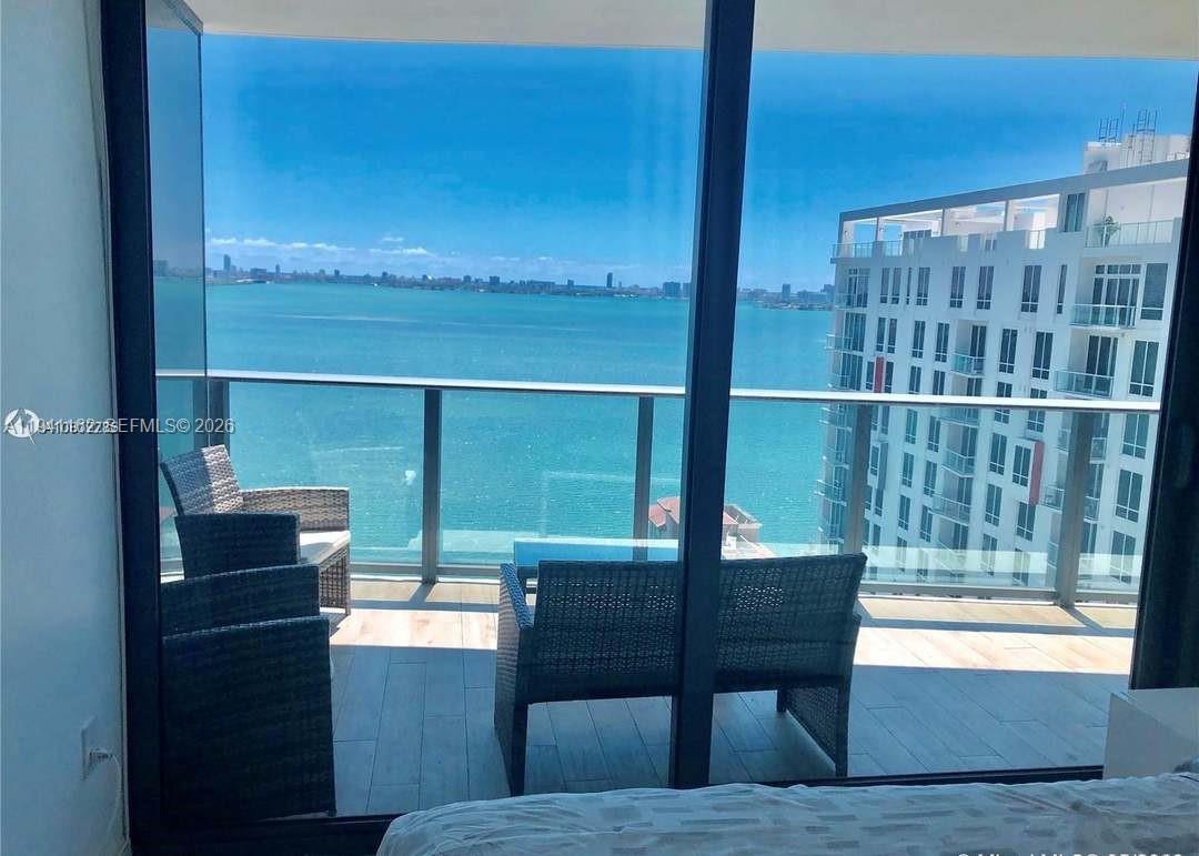 ICON BAY CONDO - Residential