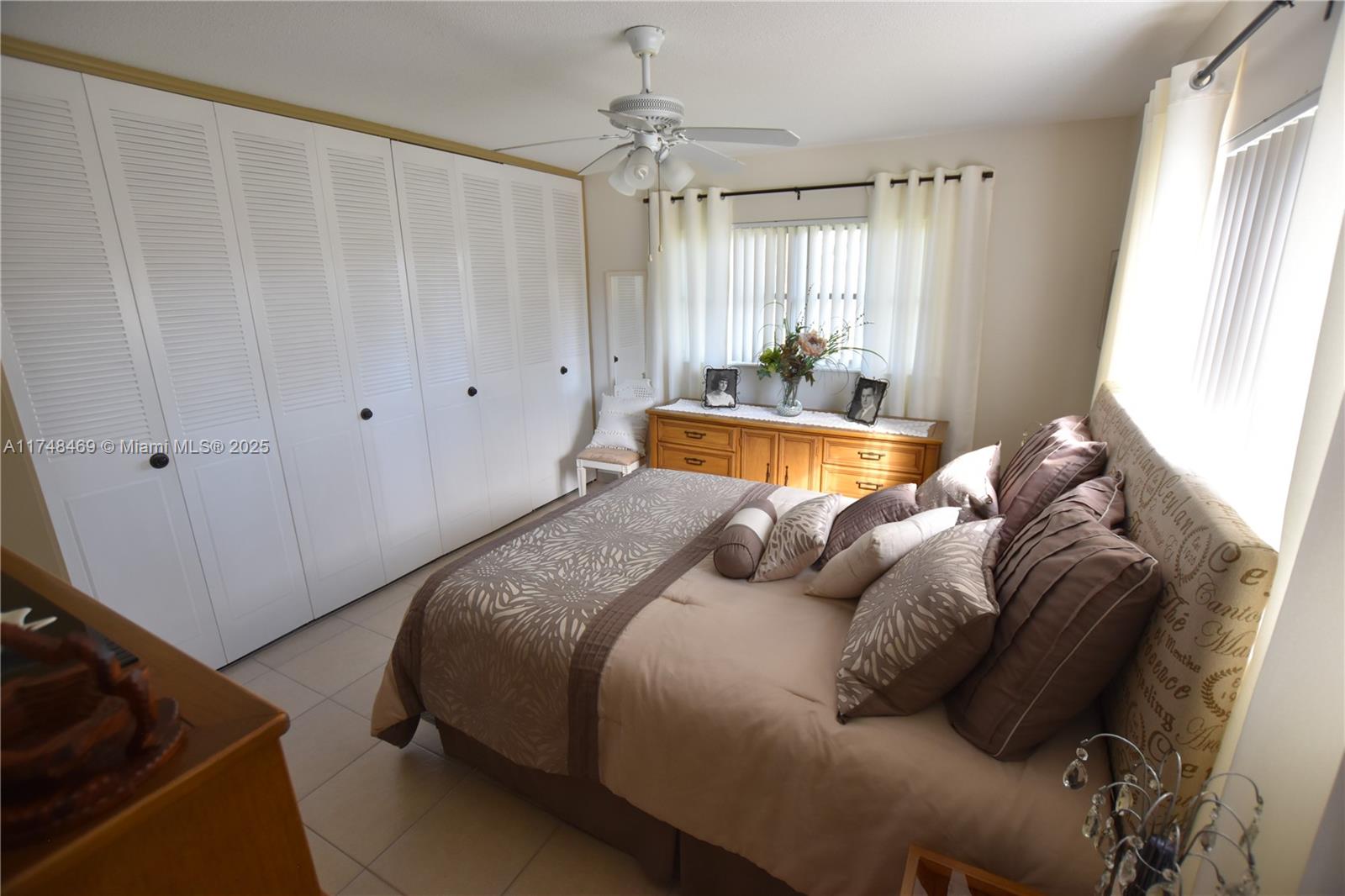 CRESTHAVEN VILLAS CONDO 1 - Residential