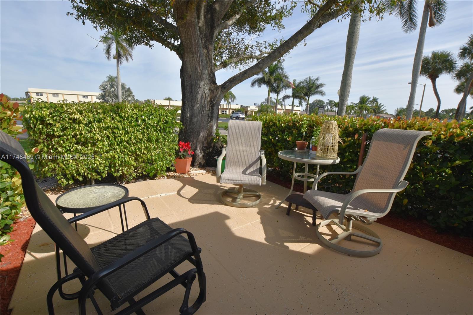 CRESTHAVEN VILLAS CONDO 1 - Residential