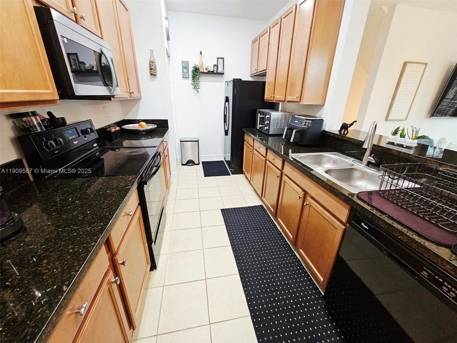 COBBLESTONE II CONDO - Residential