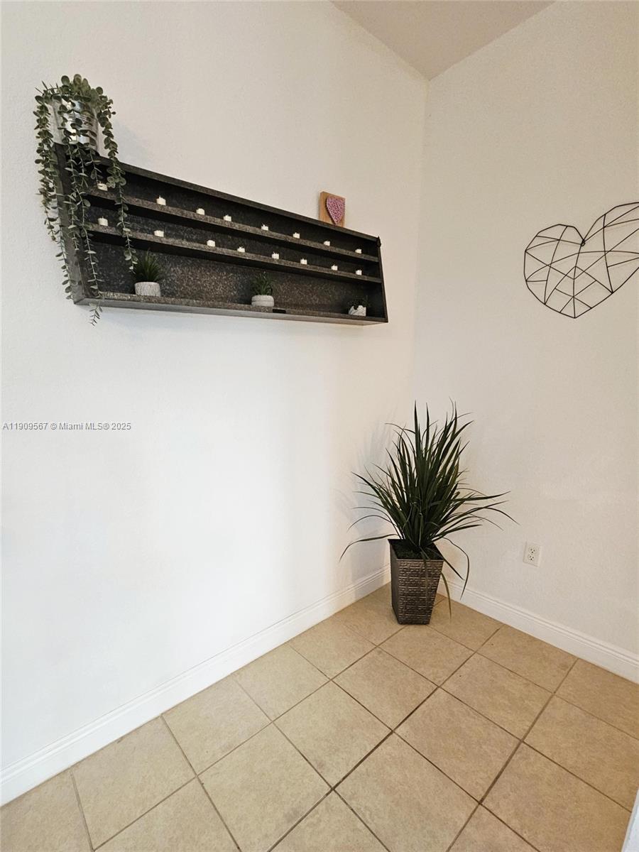 COBBLESTONE II CONDO - Residential