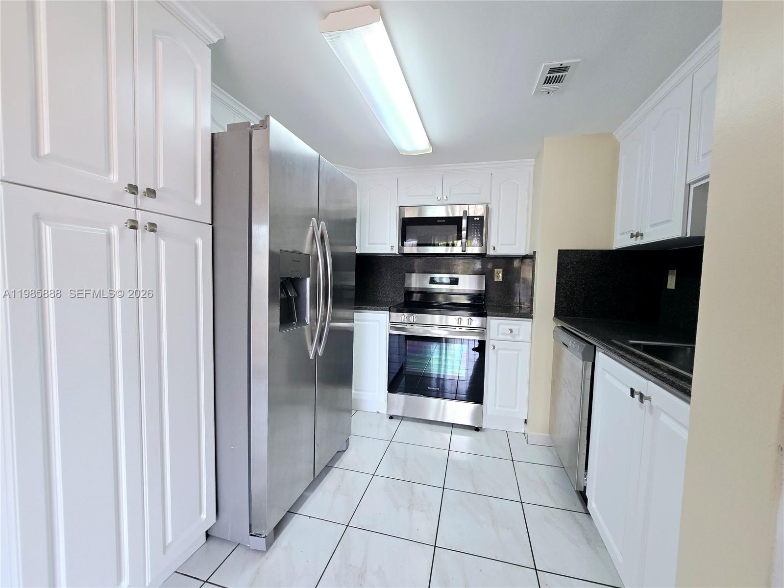 GABLES I TOWNHOMES CONDO - Residential Lease