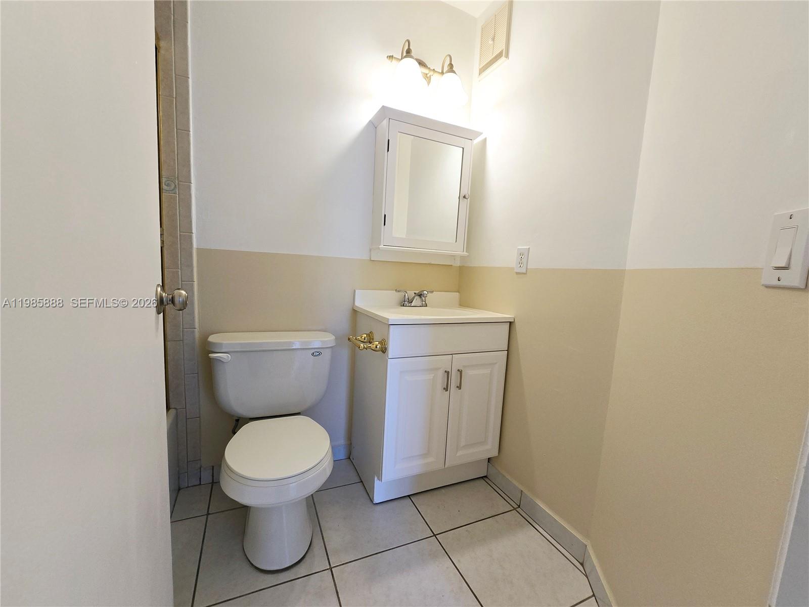 GABLES I TOWNHOMES CONDO - Residential Lease