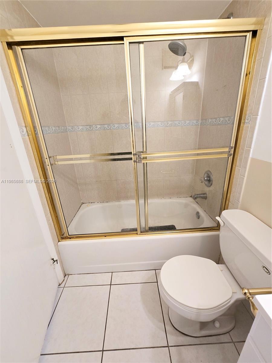 GABLES I TOWNHOMES CONDO - Residential Lease