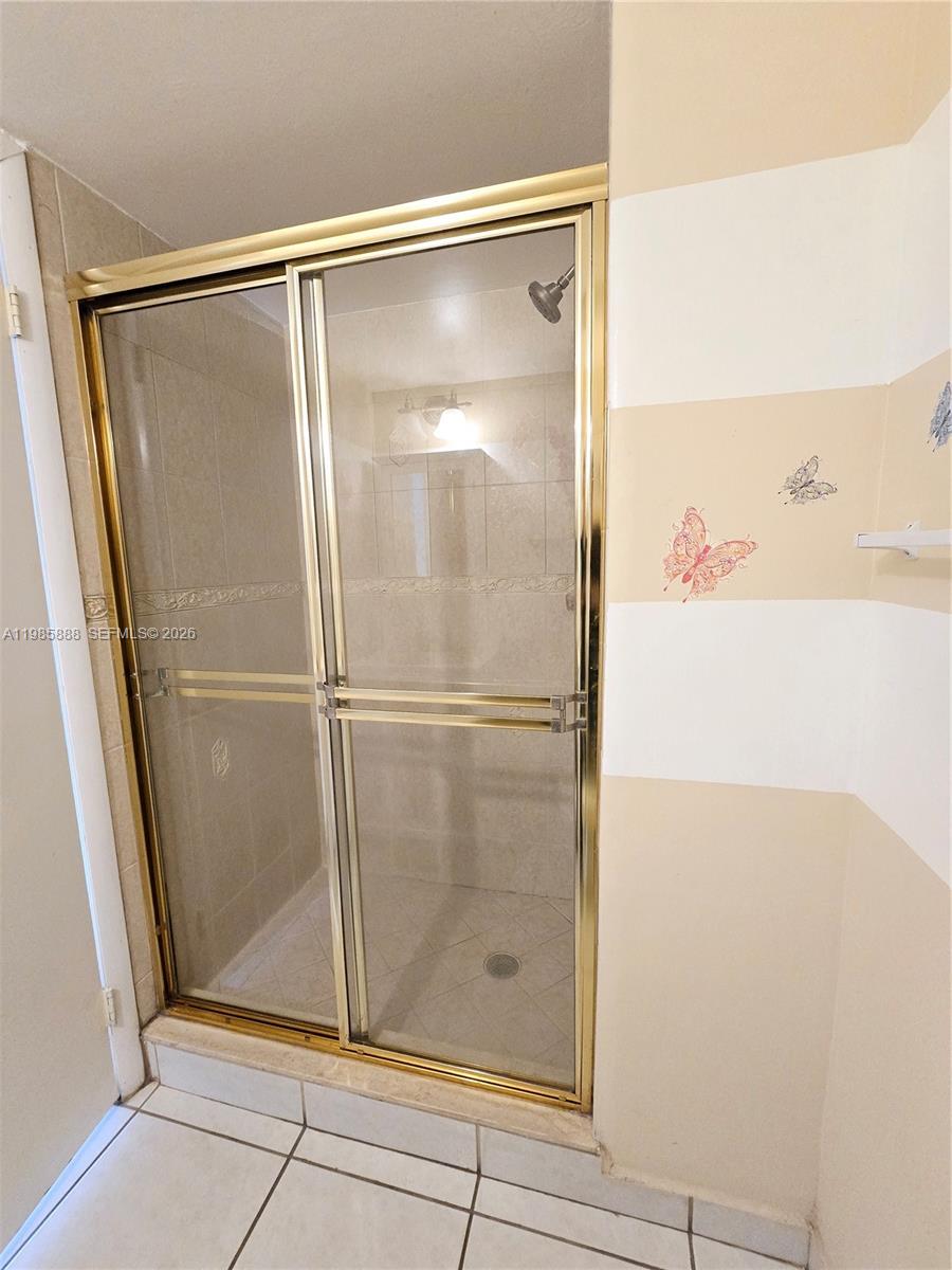 GABLES I TOWNHOMES CONDO - Residential Lease