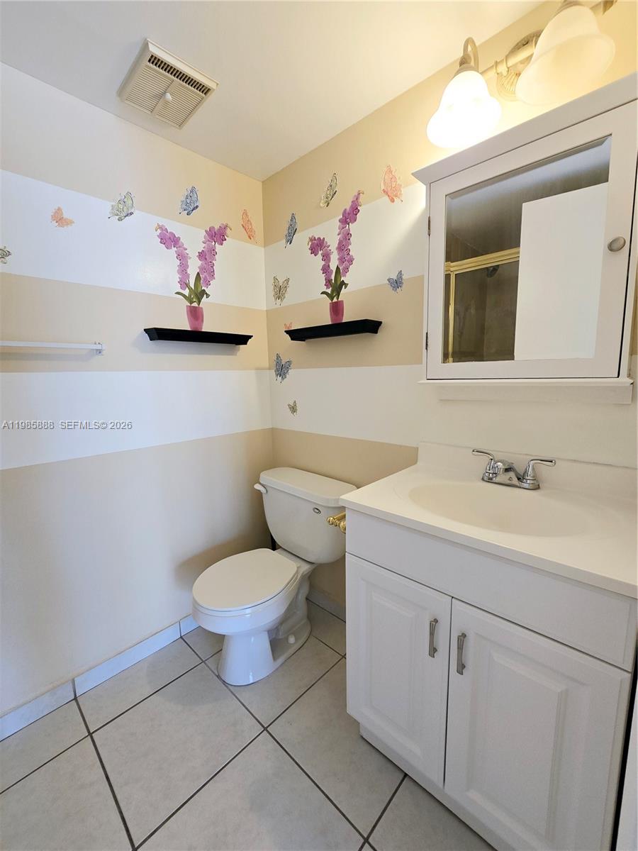 GABLES I TOWNHOMES CONDO - Residential Lease