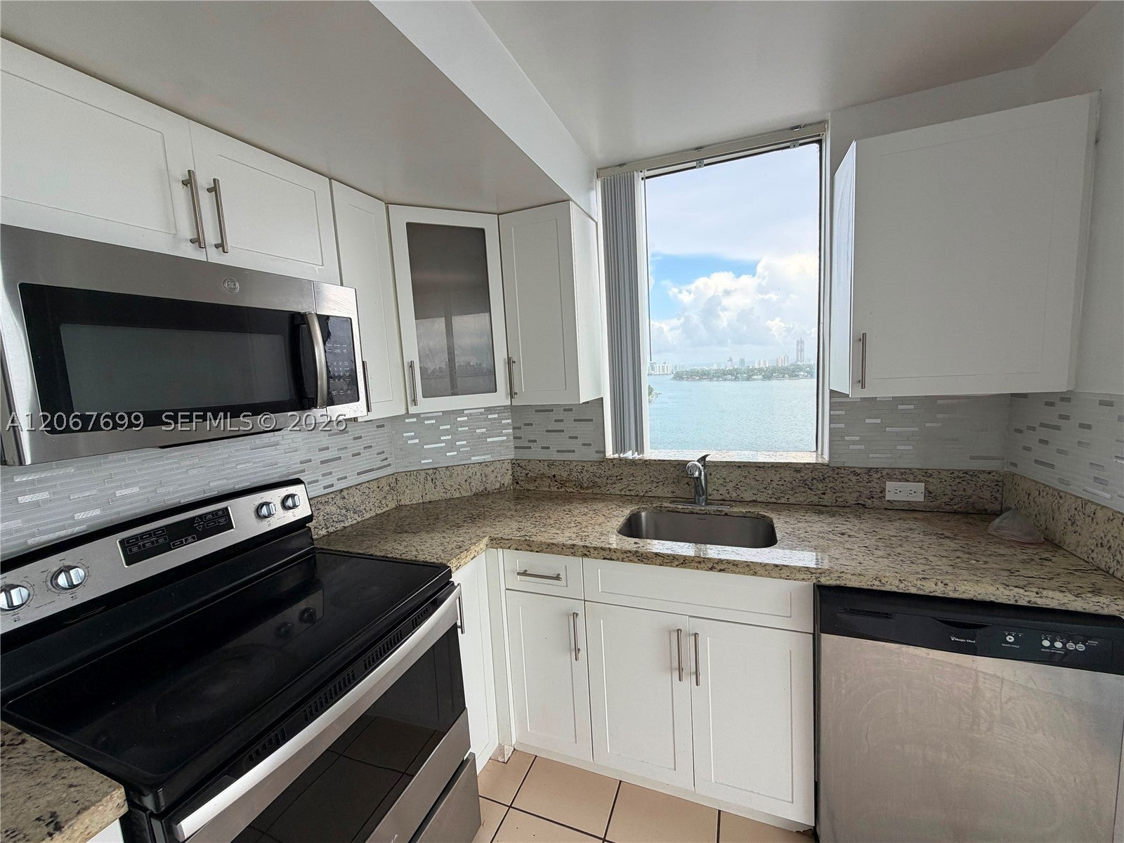 7601 E Treasure Dr 2220